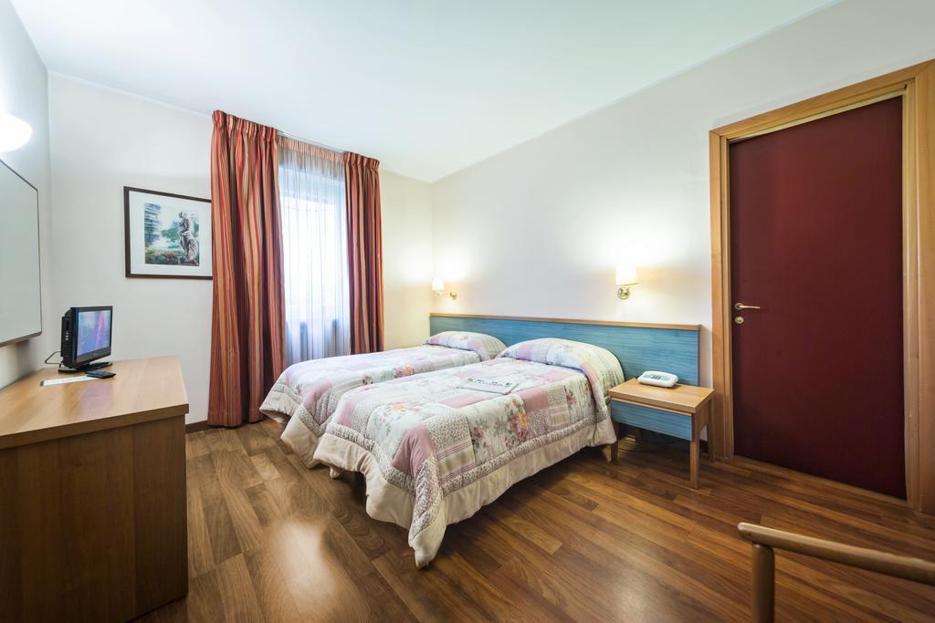 Hotel Roma Aosta Zimmer foto